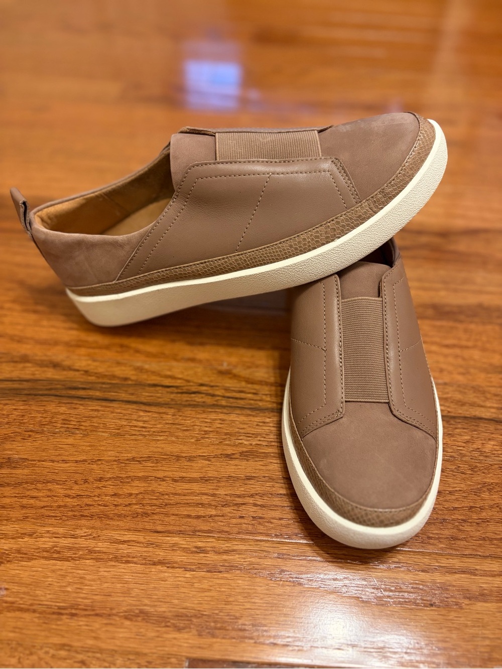 Vionic | NWOT Taupe Zinah Slip-on Sneakers size 8